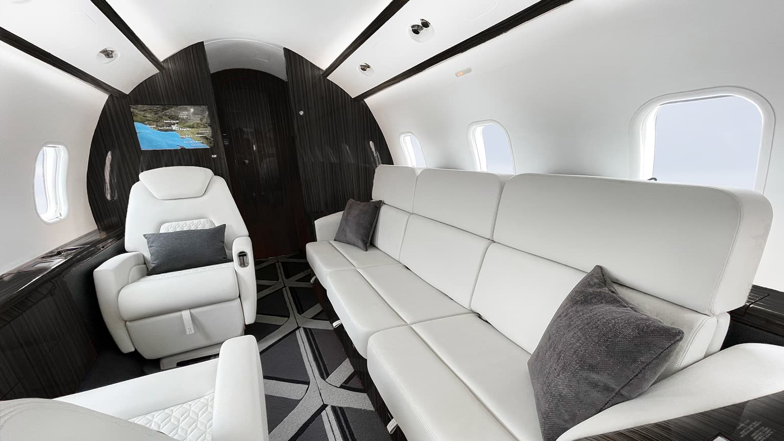 Challenger 300 N314JE