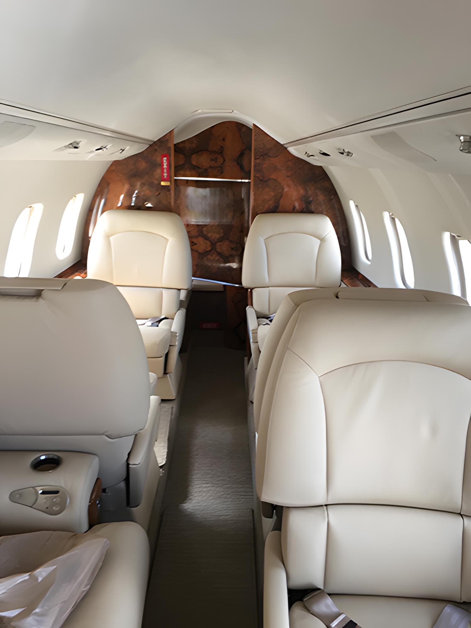 Learjet 60 N317MM