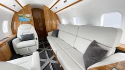 Challenger 300 N320JE