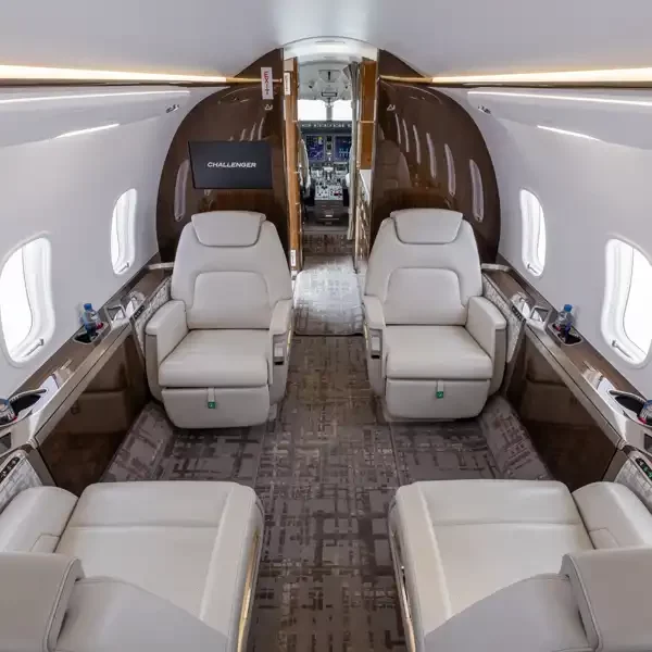 Challenger 350 N325AA