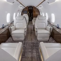 Challenger 350 N325AA