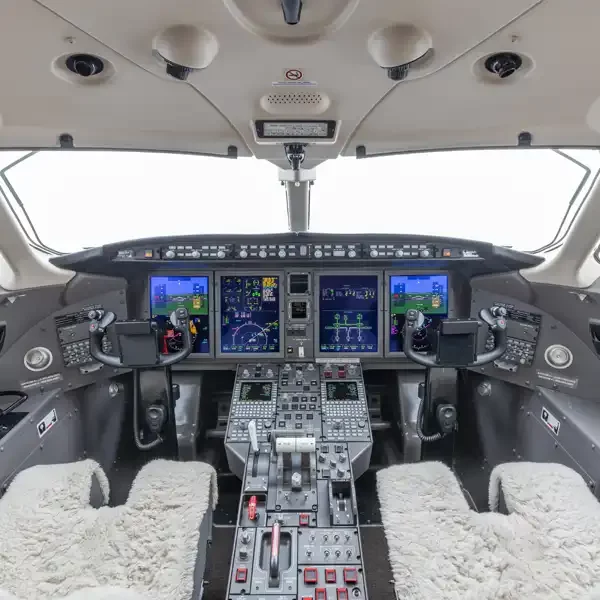 Challenger 350 N325AA
