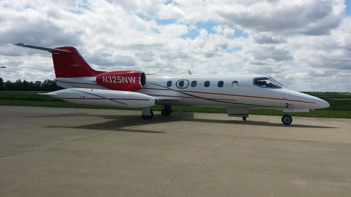 Learjet 35A N325NW