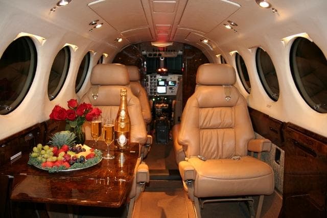 Beechcraft King Air 200 N326RT