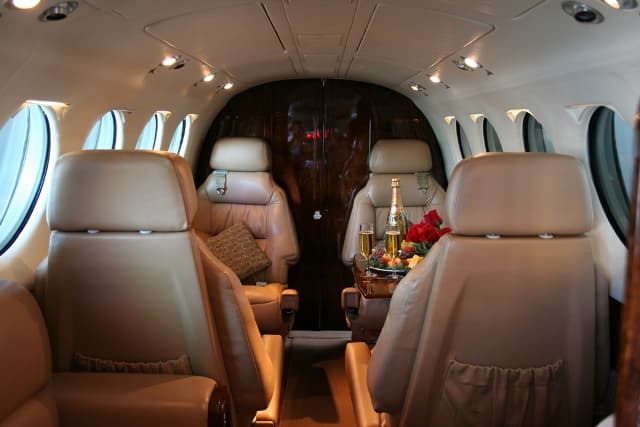 Beechcraft King Air 200 N326RT