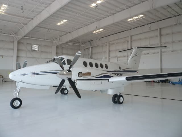 Beechcraft King Air 200 N326RT