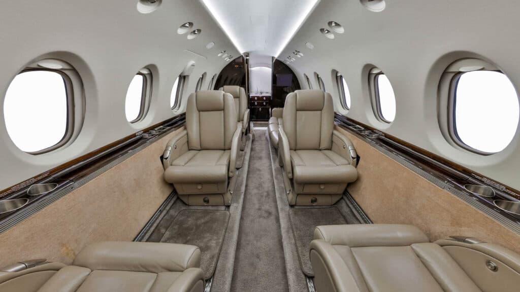 Hawker 750 N327MP