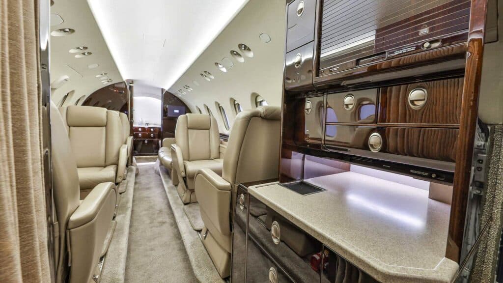 Hawker 750 N327MP
