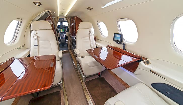Embraer Phenom 300 N329MC