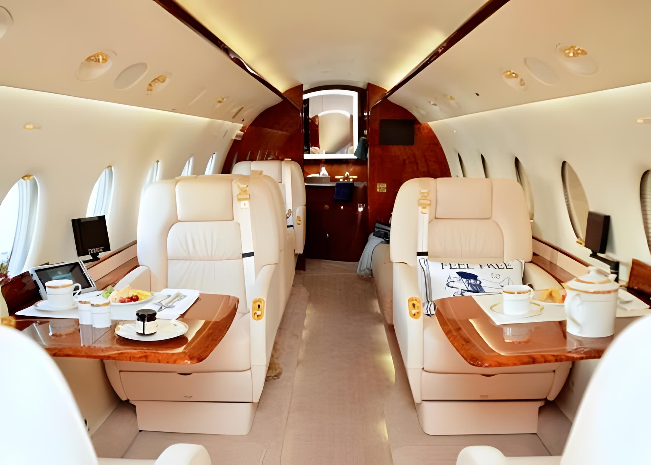 Gulfstream G200 N329PK