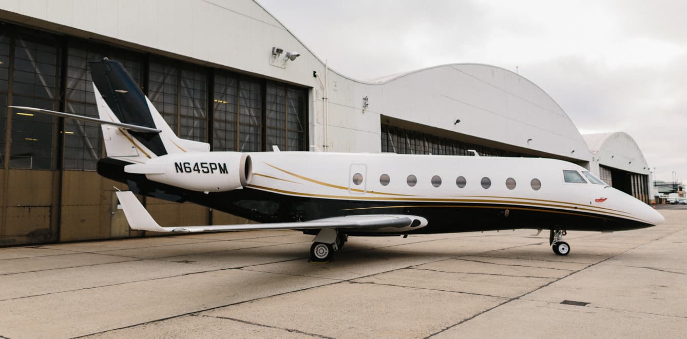 Gulfstream G200 N330AP