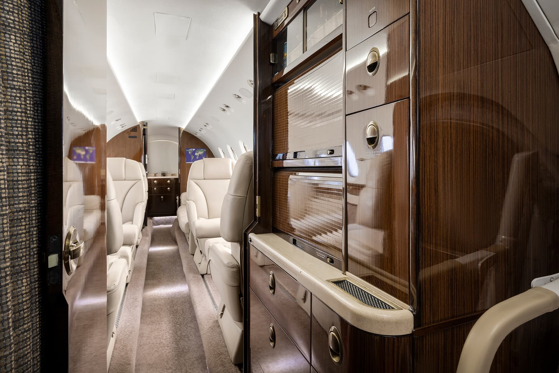 Hawker 900XP N330GW