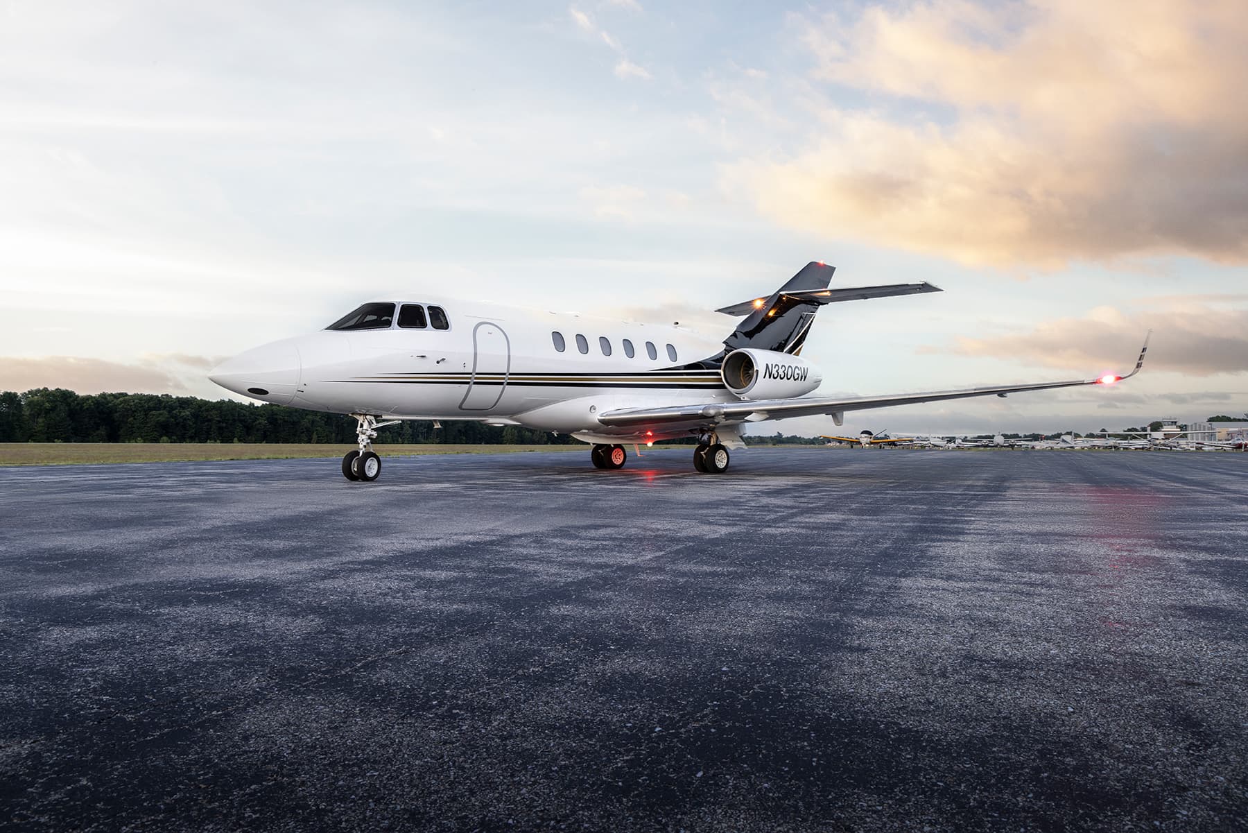 Hawker 900XP N330GW