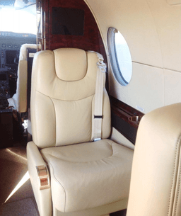 Hawker 400XP N330R