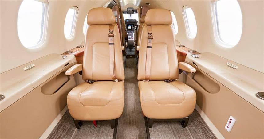 Embraer Phenom 300E N331GV