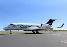 Challenger 300 N332AR