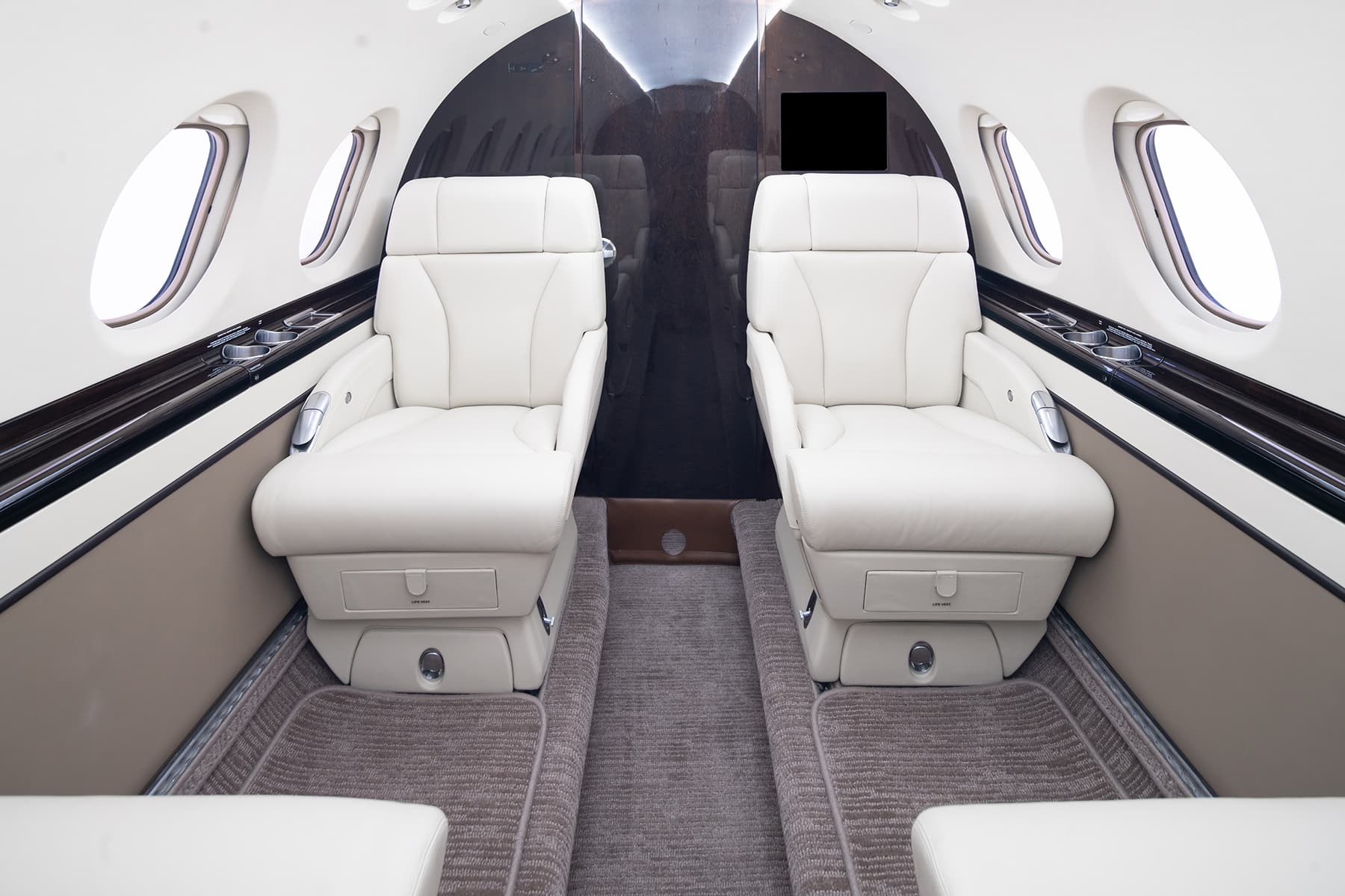 Hawker 850XP N333MV