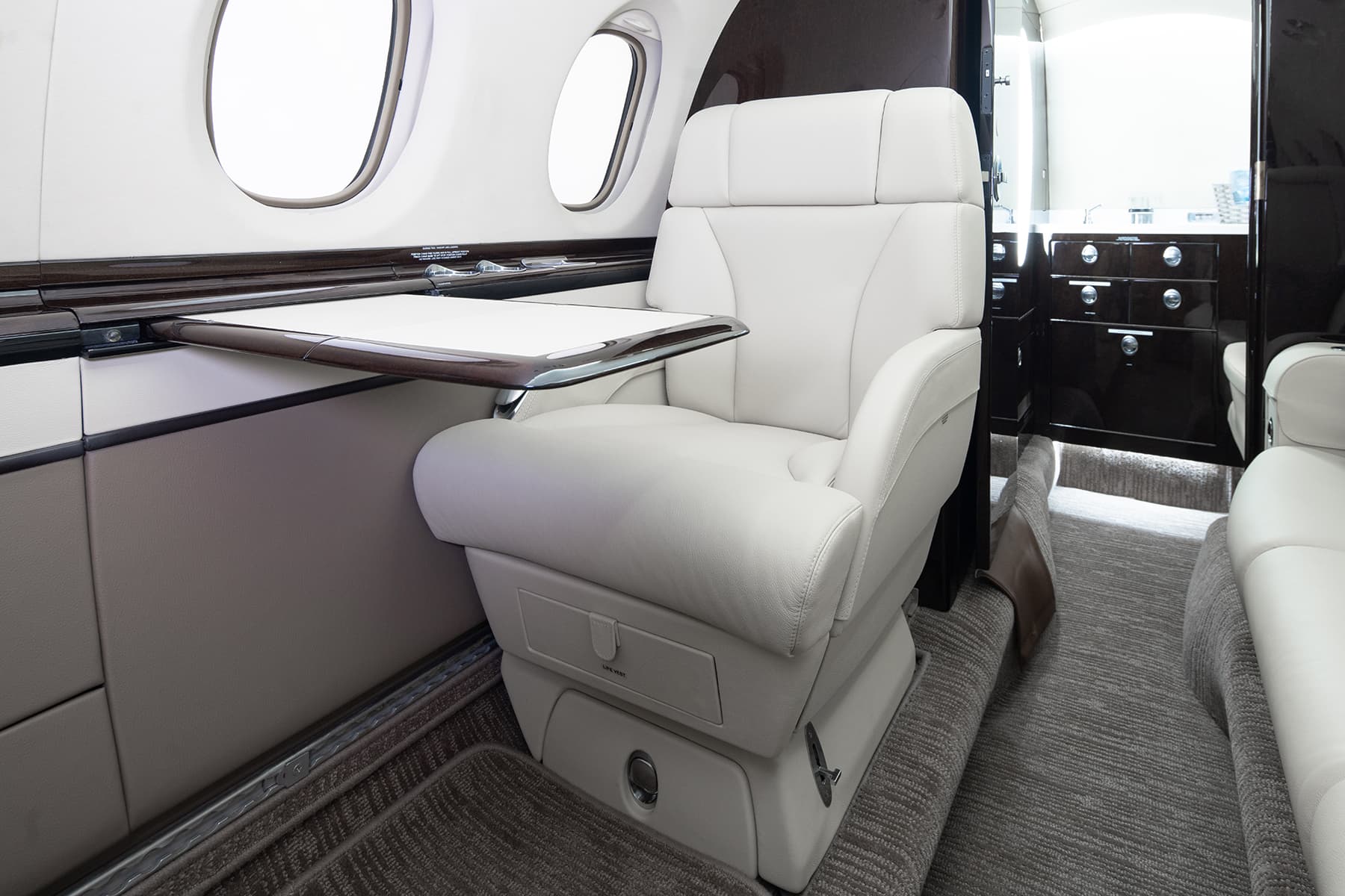 Hawker 850XP N333MV