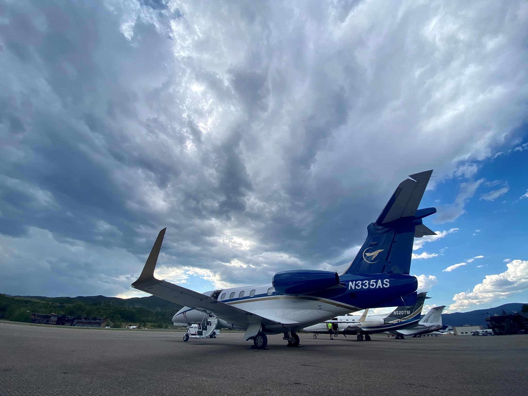 Embraer Phenom 300 N335AS