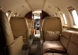 Hawker 800 N337WR