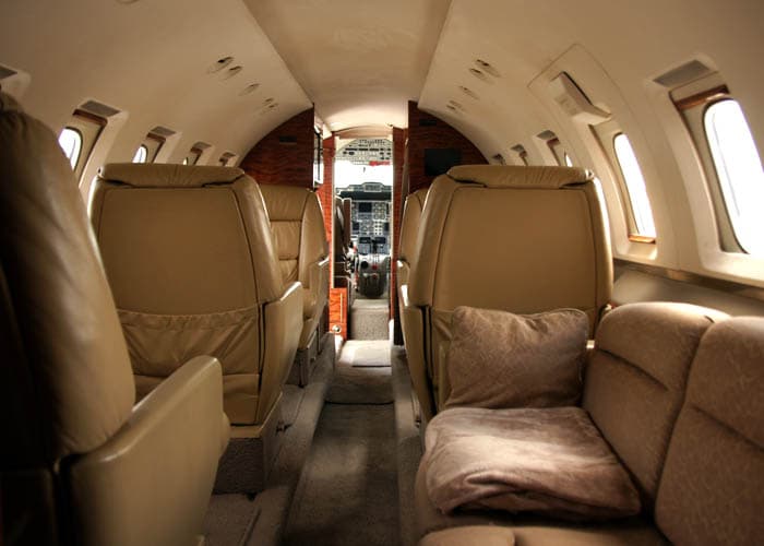 Hawker 800 N337WR