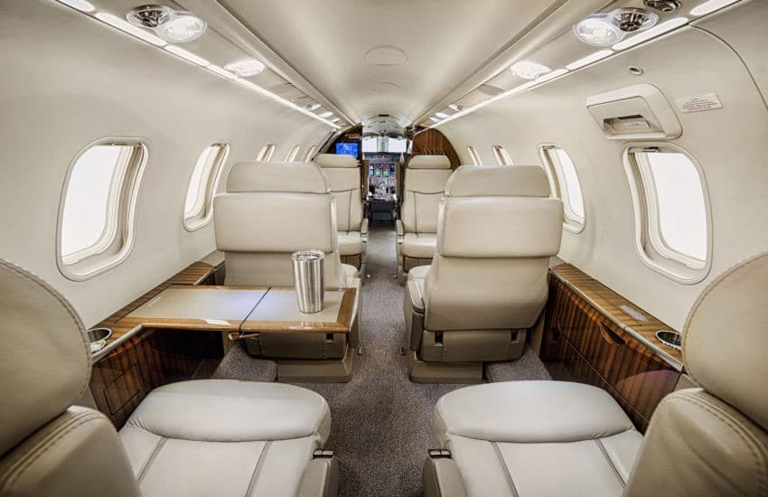 Learjet 60 N33WL