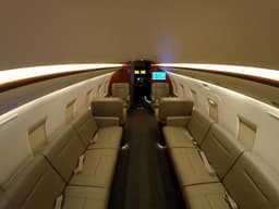 Challenger 604 N340AK
