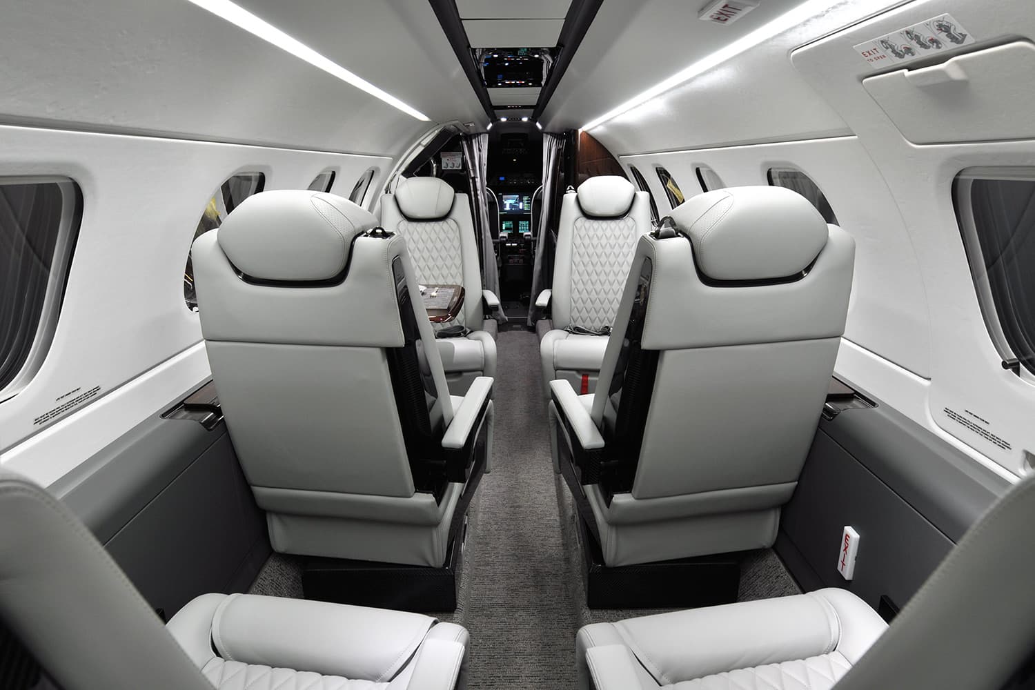 Embraer Phenom 300E N342GV
