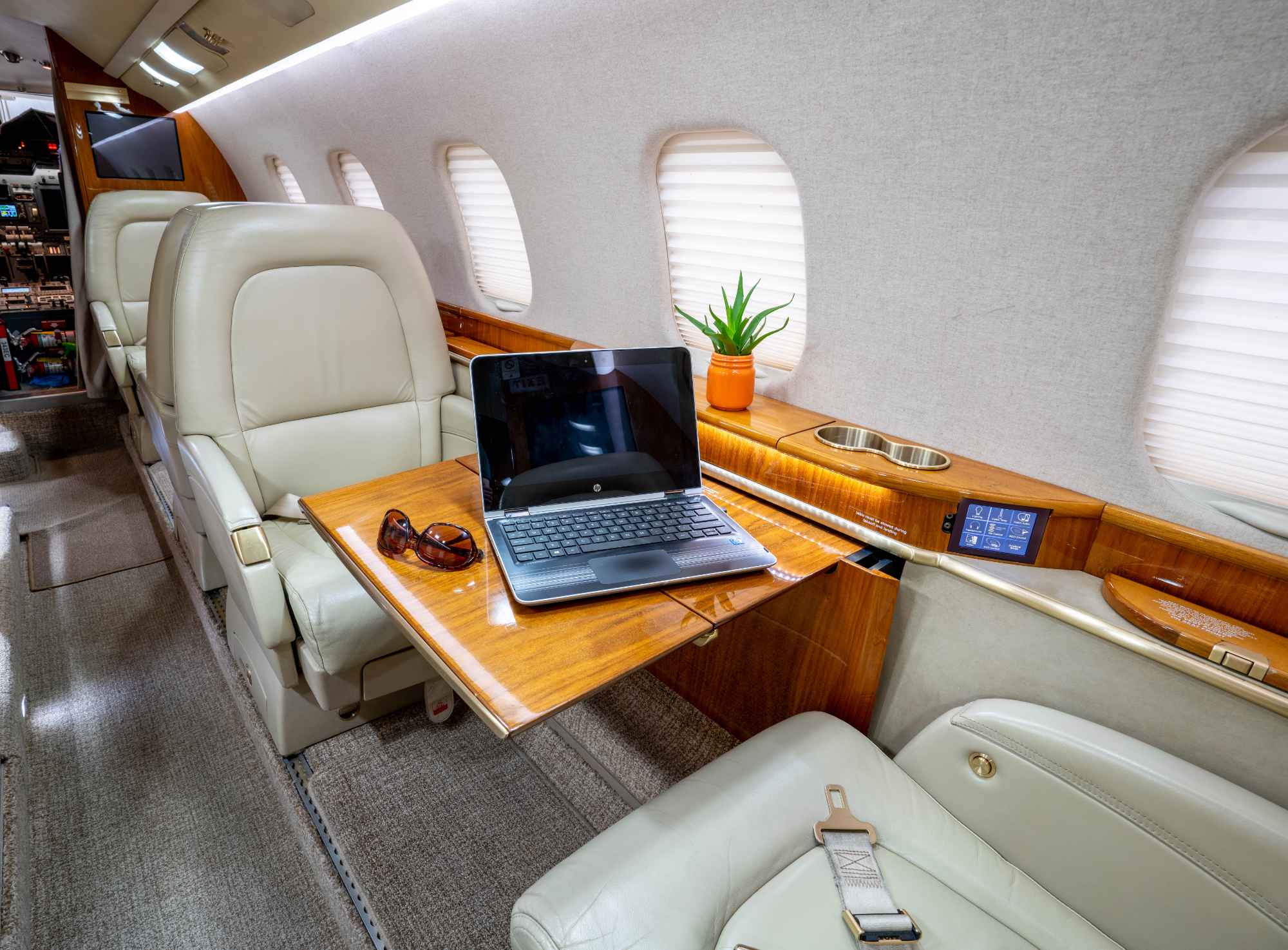 Learjet 60XR N343EC