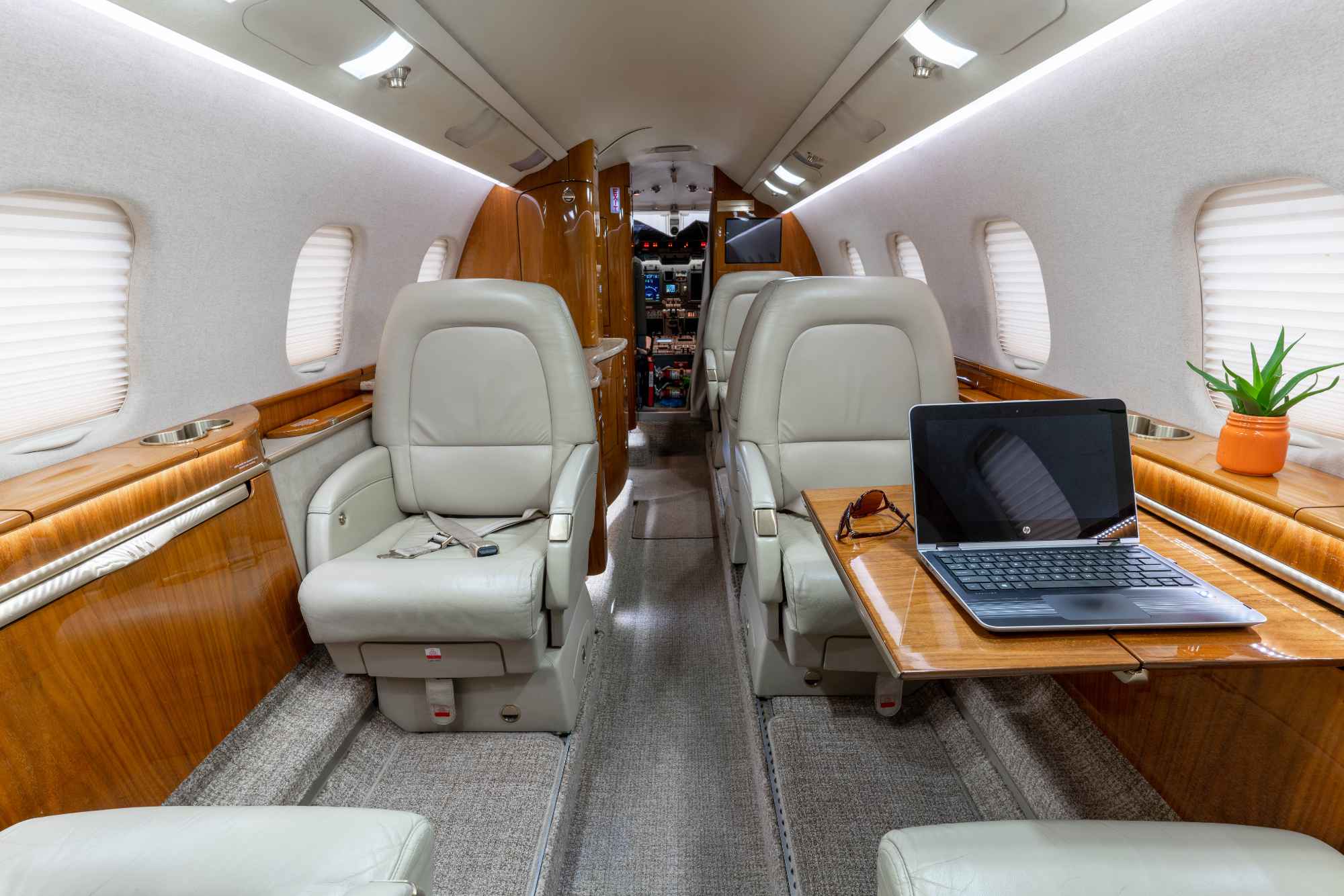 Learjet 60XR N343EC