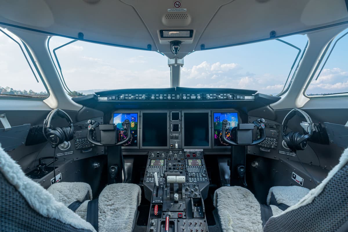 Challenger 350 N350HJ
