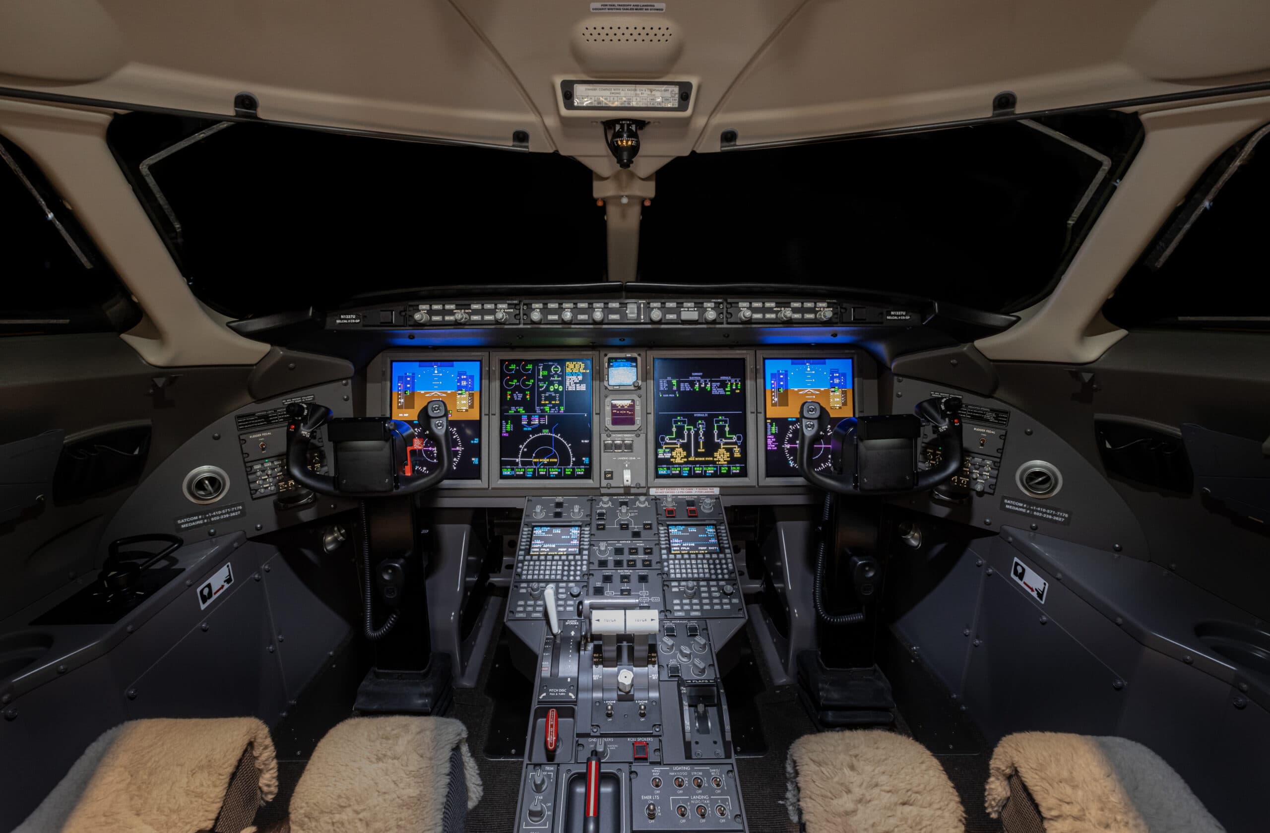 Challenger 350 N350LY