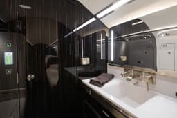 Challenger 350 N350LY