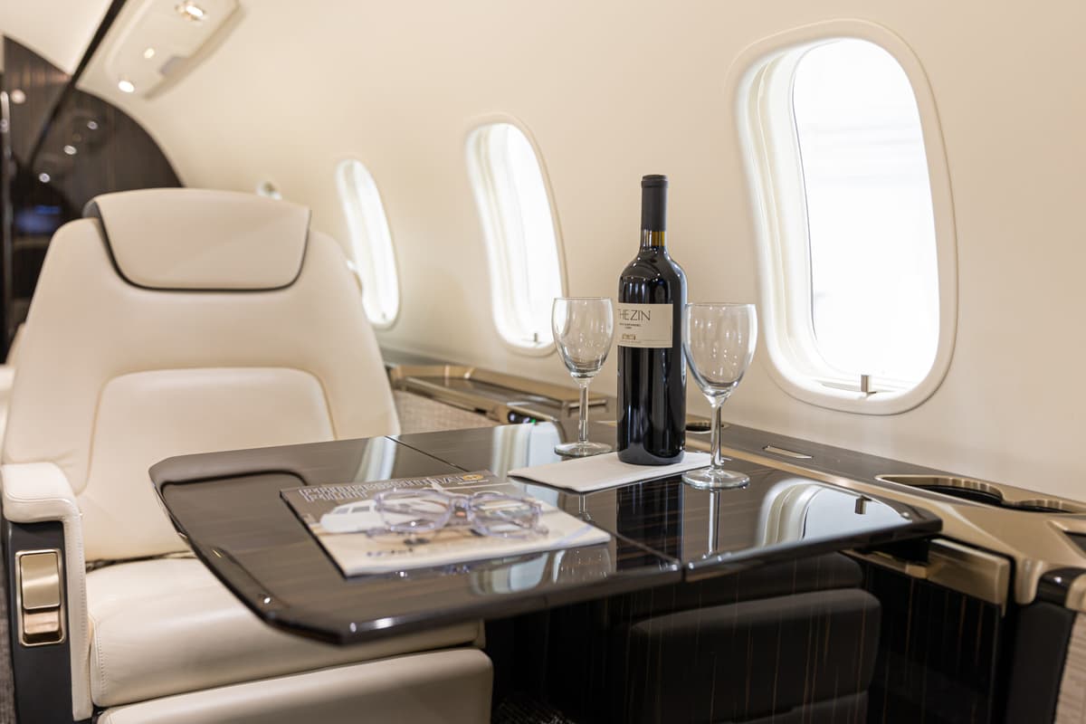 Challenger 350 N350NP