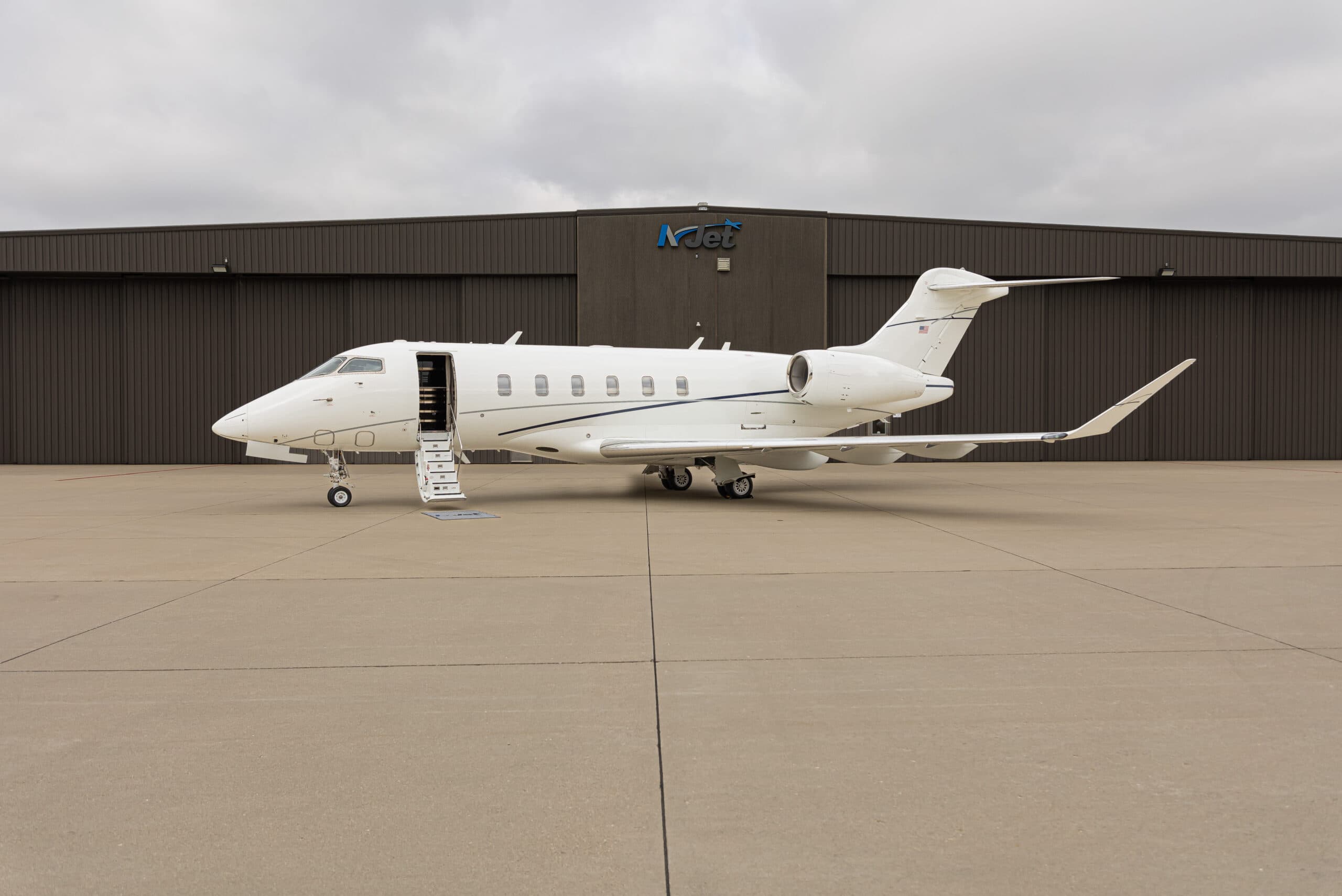 Challenger 350 N350NP