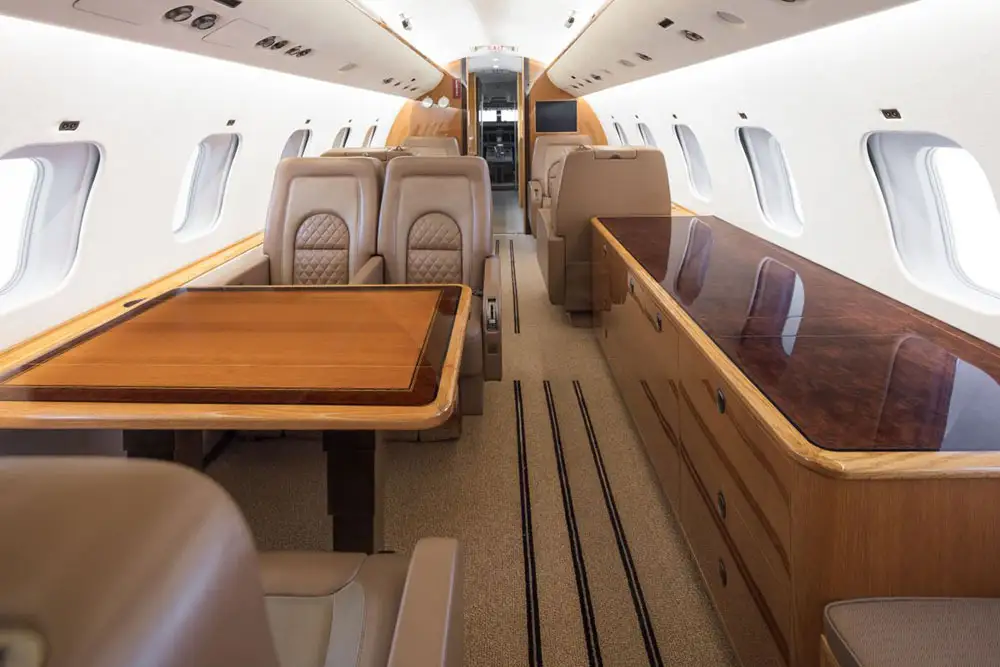 Global 5000 N352AR