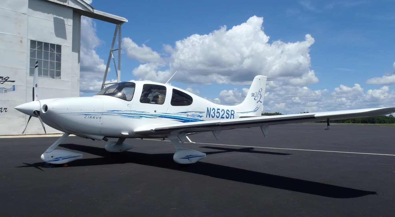 Cirrus SR22 N352SR
