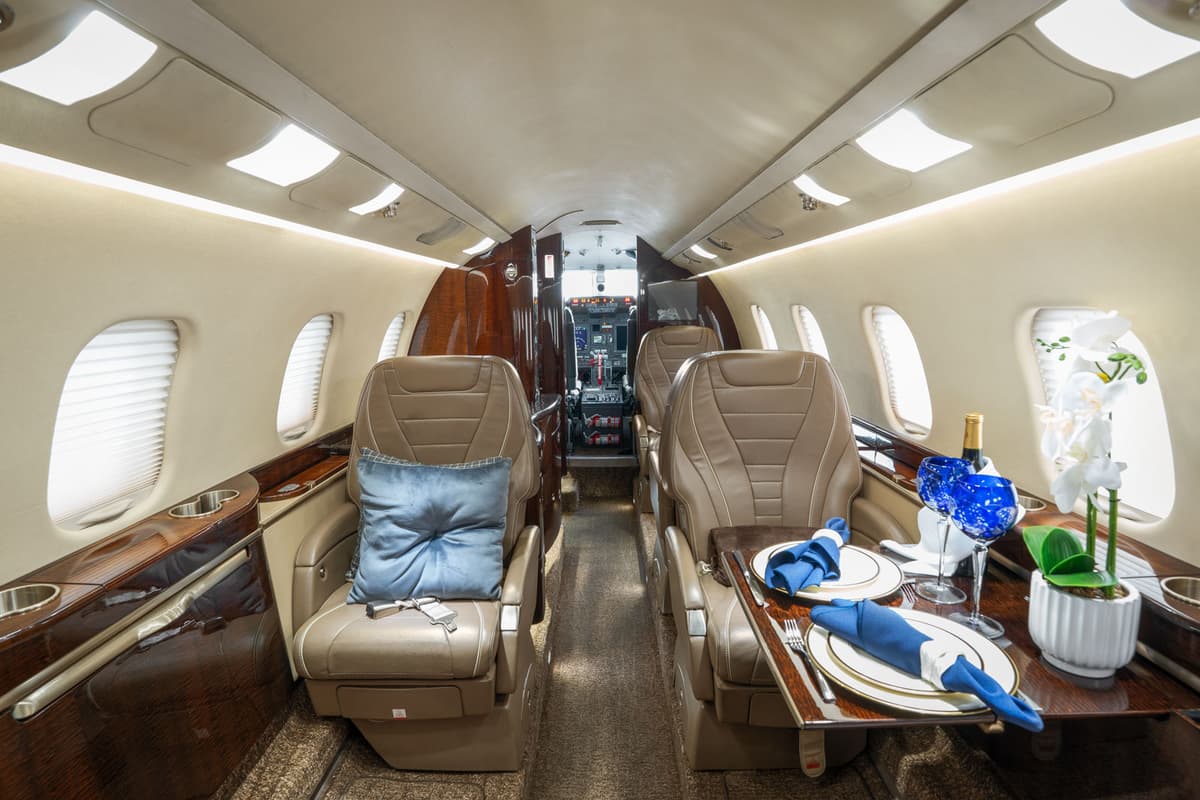 Learjet 60XR N352XR