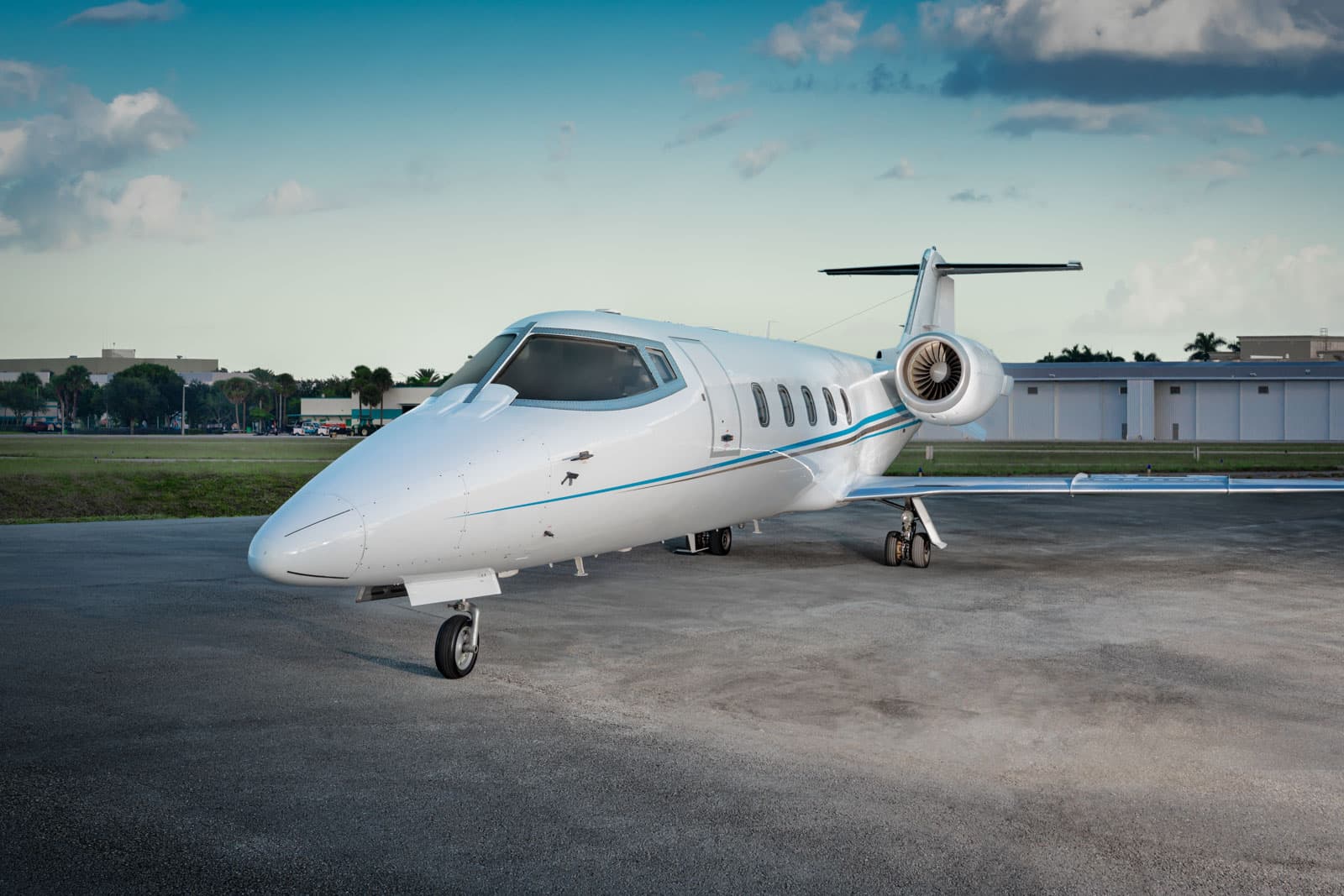 Learjet 60XR N352XR