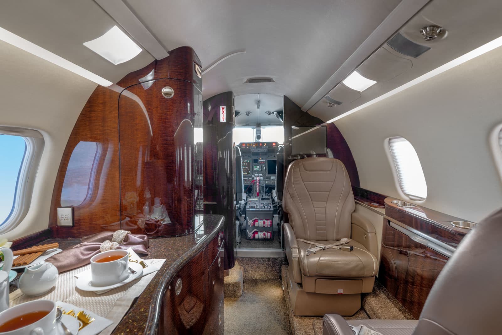 Learjet 60XR N352XR