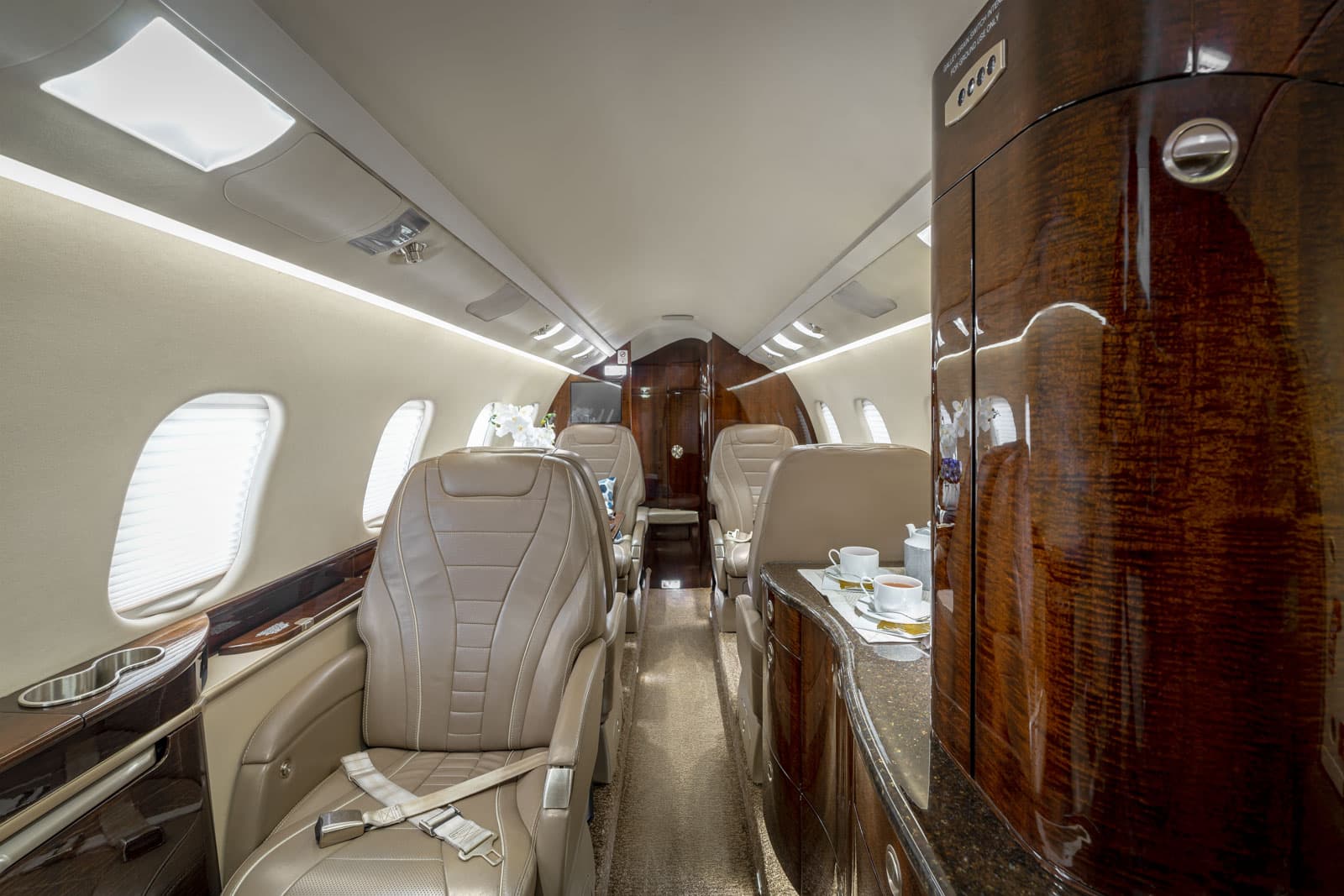 Learjet 60XR N352XR