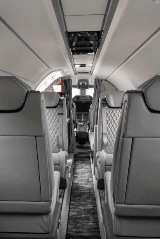 Embraer Phenom 300 N35EA