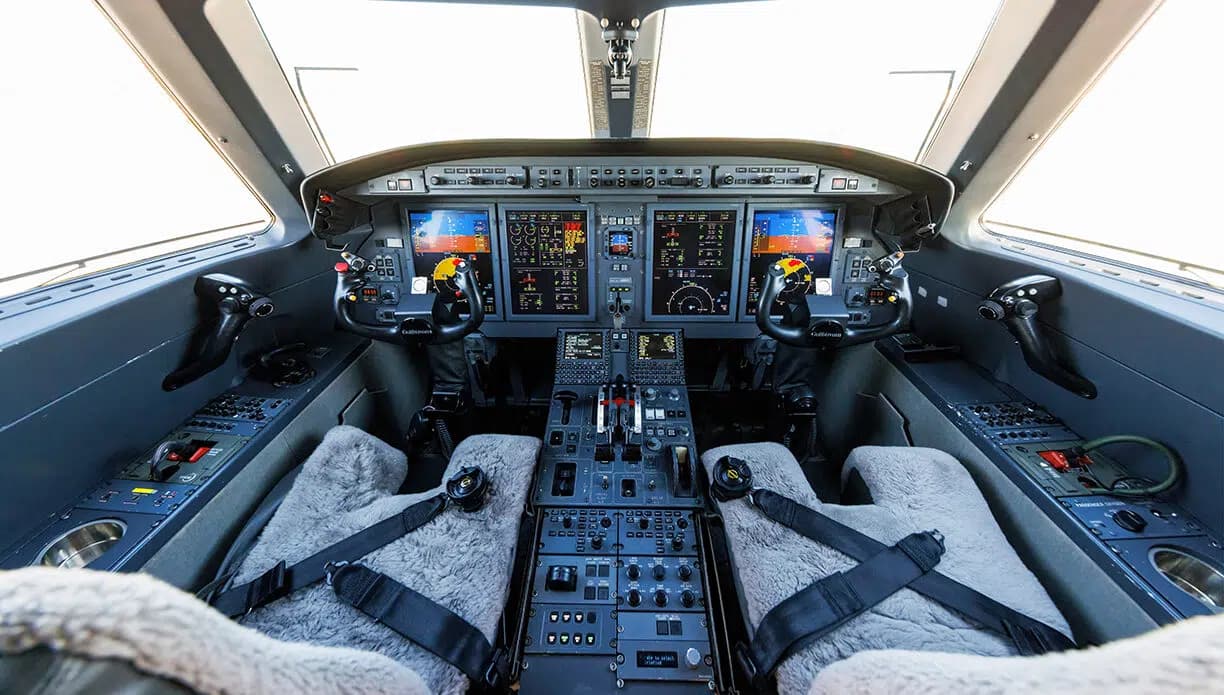 Gulfstream G150 N360AV
