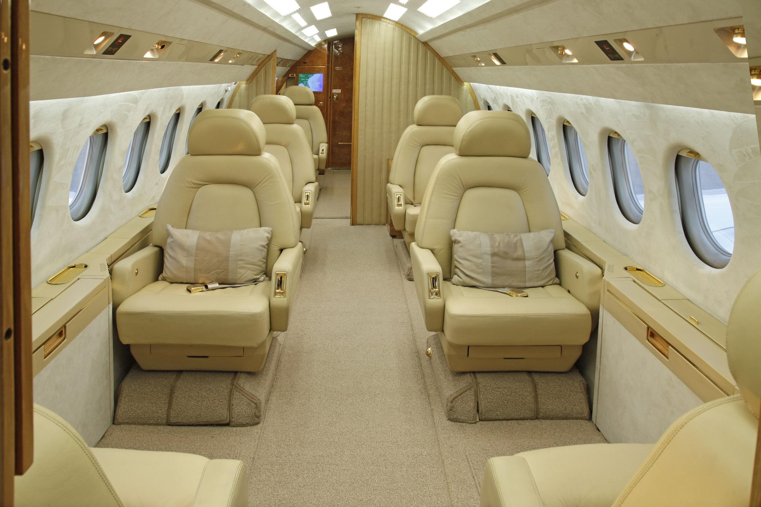 Falcon 900 N361K
