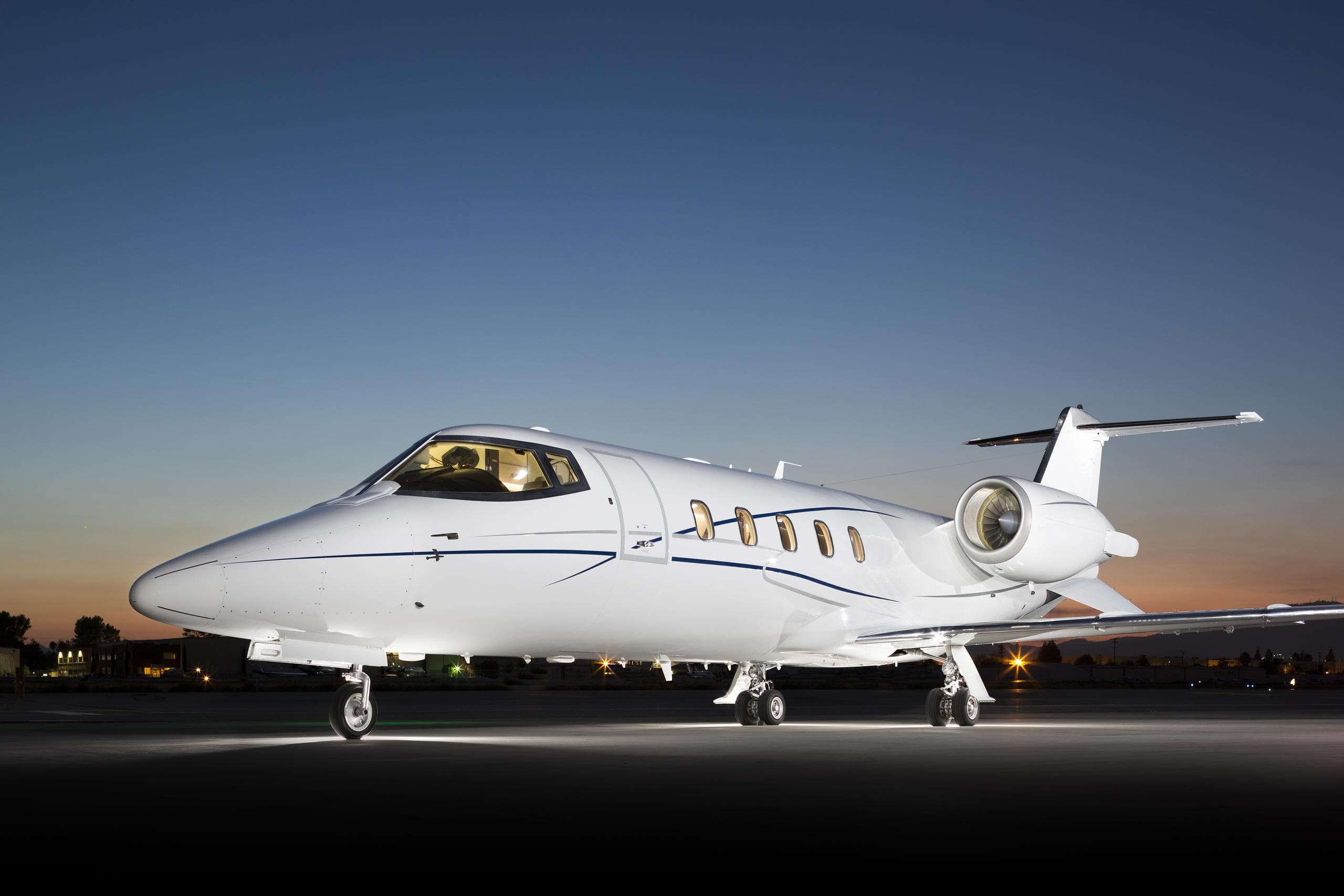 Learjet 60XR N364AR