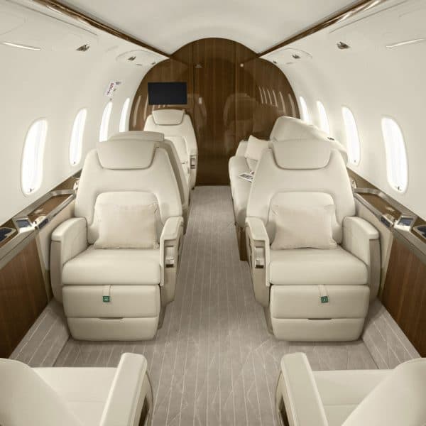 Challenger 350 N369LL