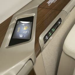 Challenger 350 N369LL