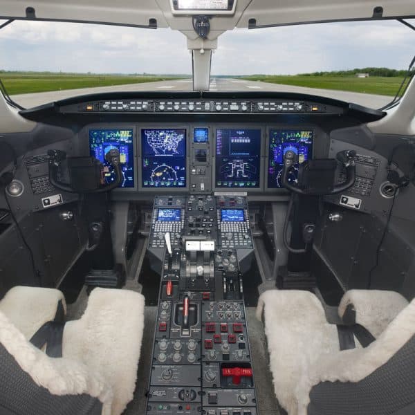 Challenger 350 N369LL