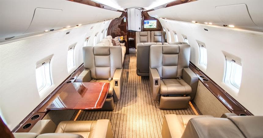 Challenger 604 N36VV