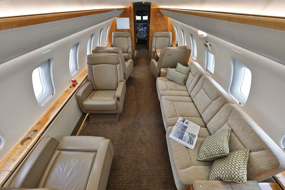 Challenger 605 N372G